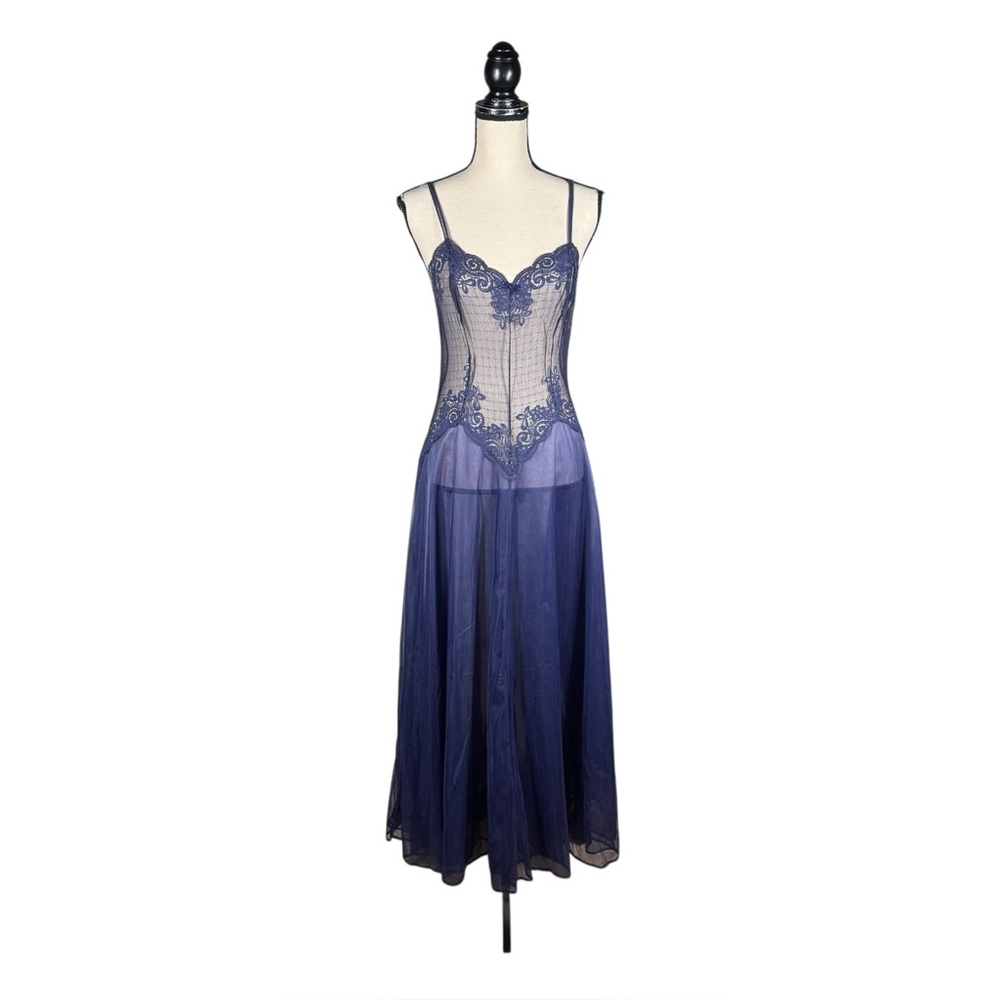 Vintage 1960’s Vassarette Old Hollywood Romantic Feminine Lace Bodice Nightgown
